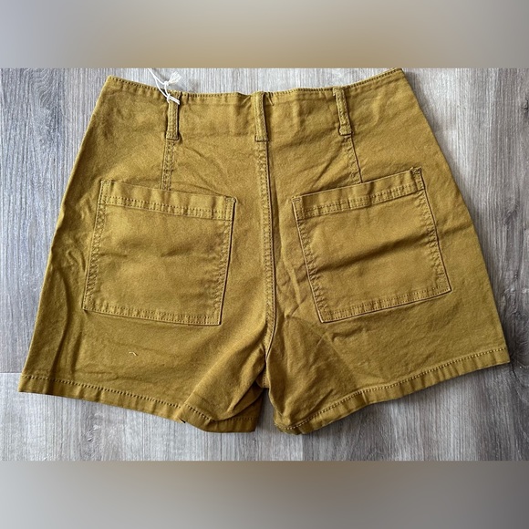 Universal Thread Shorts - Picture 2 of 3
